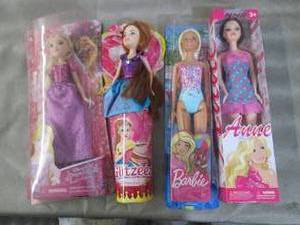 lot 249 image: 4 Fashion Dolls ZZ2...