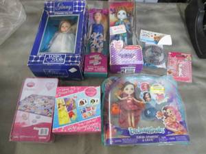 lot 250 image: Dolls & Misc Toys ZZ2...