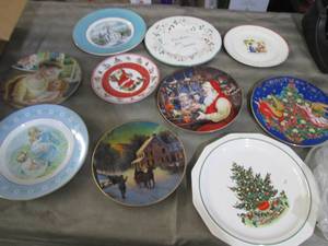 lot 258 image: Assorted Collectable Plates, Plate ...
