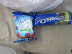lot 401 image: King Size Oreo 10 pks & Thin Bites...