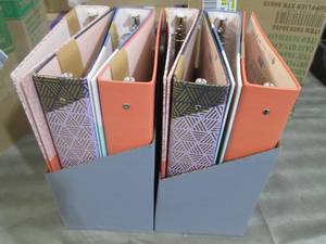 lot 412 image: 8 - 1.5 inch Fashion Binders...