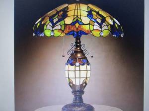 lot 430 image: Wicklow Stained Glass Lamp See Photos