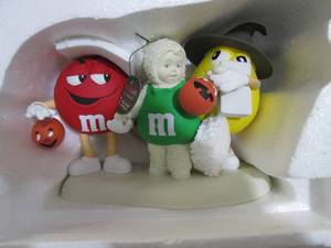 lot 434 image: M&M Collectables...