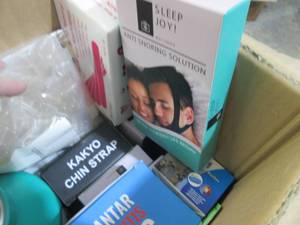 lot 447 image: 3 Silicone Toiletry Bags, Anti-snor...