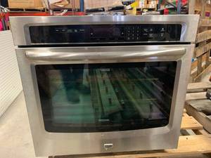 lot 21 image: Brand New Maytag Built in Oven