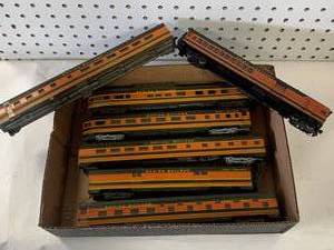 lot 31 image: HO Great Northern Empire Builder Passenger Train