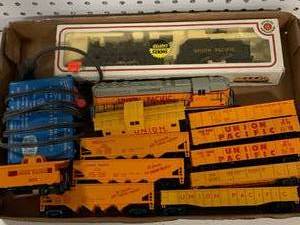 lot 35 image: HO Union Pacific Train Assortment