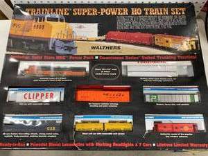 lot 38 image: HO Walters Train Line Set