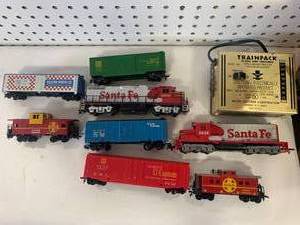 lot 41 image: HL Burlington Northern Train Assortment