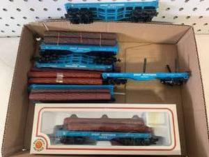 lot 44 image: HO Great Northern Log Carriers