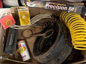 lot 64 image: Box of Miscellaneous Automotive Items