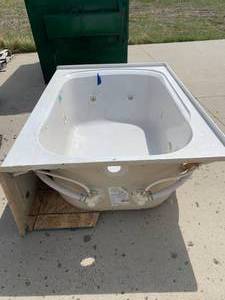 lot 75 image: New Proflo Whirlpool Tub 42 X 60