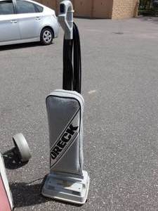 lot 24 image: Oreck XL Vacuum