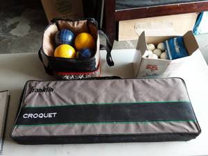 lot 32 image: New Franklin Croquet Set, Bocce Ball, Golf Balls