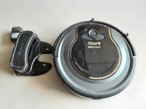 lot 35 image: Shark Ion Robot Vacuum