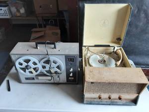 lot 39 image: Emerson Hifi Stereo Turn Table & Realistic Stereophonic 4 Track Recorder