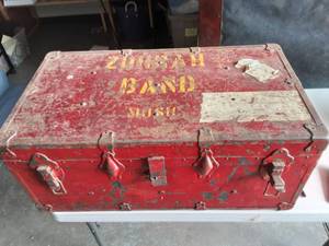 lot 41 image: Vintage Trunk