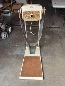 lot 42 image: Vintage NADCO Weight Loss Machine (Fat Jiggler)