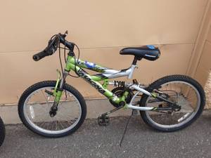 lot 48 image: Magna 20 21 Speed Bike