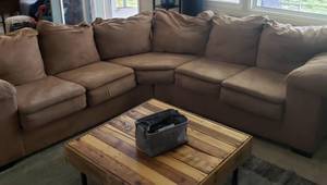 lot 55 image: 7 Ft X 7 Ft. Tan Colored Sectional