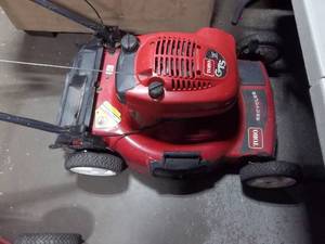 lot 56 image: Toro GTS 6.5 Hp. Self Propelled Super Recycler 22 Cut Lawn Mower