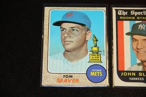 lot 16 image: Vintage Baseball Card Lot  3 Cards