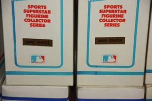 lot 39 image: Sports Impressions Andre Dawson Figurine Lot  8 Figures