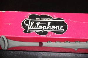 lot 70 image: Vintage The Thompson Flutophone w Box