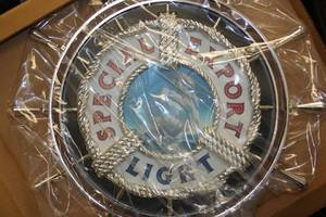 lot 100 image: Deadstock Special Export Light Lighted Sing wBox. Never Used