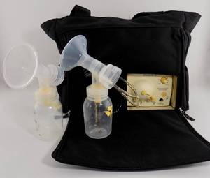 Medela Pump In Style� Advanced Breastfeeding Pump  (excellent condition, used, complete unit & works as it should)