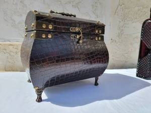 lot 55 image: Pair of Ornate Decorative Boxes & Ornate Bottle