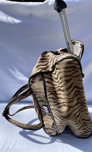 lot 16 image: Liz Claiborne Overnight Roller Bag