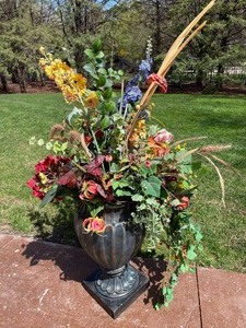 lot 45 image: Fantastic Faux Floral Arrangment