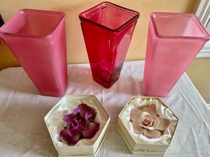 lot 107 image: Vases and Roses