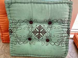 lot 91 image: 3 Decorative Pillows