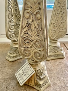lot 92 image: 3 Tall Pillars