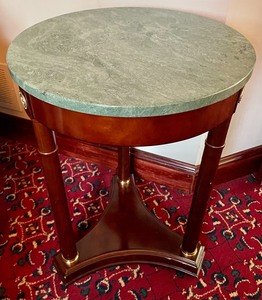 lot 181 image: Small Marble Top Accent Table