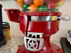 lot 200 image: Gum Ball Machine