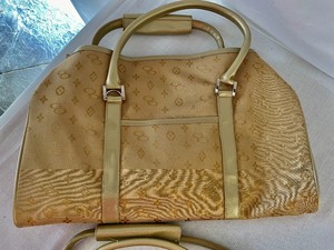 lot 207 image: 2 Gigi Olivia Bags
