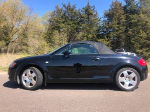 lot 1 image: 2001 Audi TT Quattro - 6 SPEED MANUAL -  Colorado Vehicle