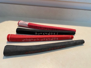 lot 34 image: Four Scotty Cameron Putter Grips (NEW)