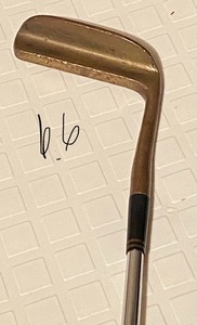 lot 66 image: Geo Low Putter