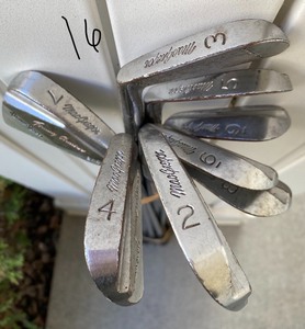 lot 16 image: Tommy Armour Mac Gregor - Black Scot 8 Iron Set