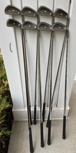 lot 1 image: Set of Ping Eye 2 Series Clubs