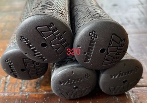 lot 320 image: (5) Winn G8 Grips
