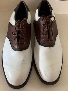 lot 381 image: Mens Gently Used Golf Shoes- Size 13
