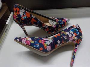 Penny Loves Kenny Heels size 10M...