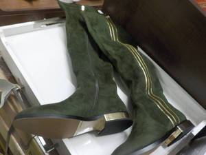 Lady Couture Uptown Olive Boots siz...