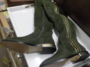 Lady Couture Uptown Olive Boots siz...