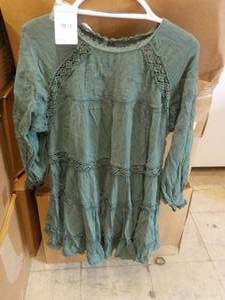 Box of 25 Free People Outfits in Gr...